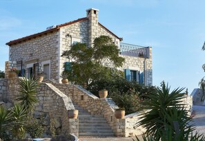 Orelia Cretan Villa - Die Natursteinvilla mit privatem Pool 24 qm Grösse