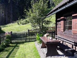 Zeit für einen Morgenkaffee in der Sonne.