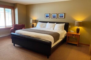 Master King Bed | Ensuite 
