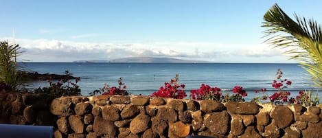 Have your morning coffee on your private lanai.
Renovation completed Oct 2017