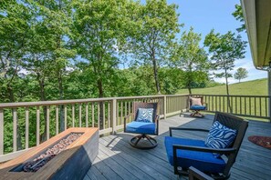 Fire Table and Comfy Seating on Large Deck