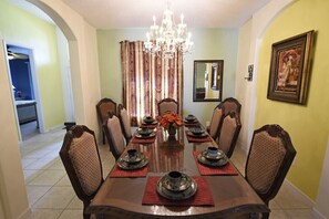 DiningRoom