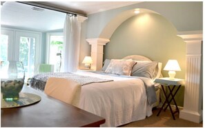 King bed with lake view