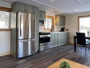 Full kitchen