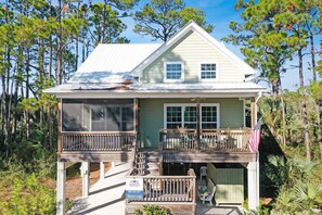 Covered & Screened Deck
