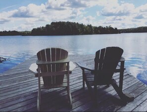 Enjoy some serious R&R- lakeside!