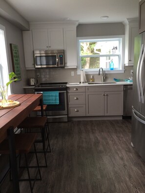 Brand-new kitchen and appliances
