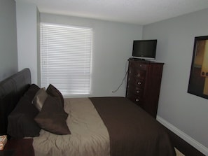 Master Bedroom with 40" Samsung Smart HD TV