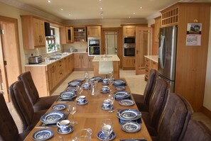 Spacious, modern fully equipped kitchen & dining space