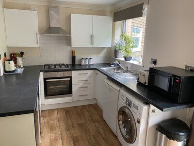 Spacious 3 Bed Town house, 5 mins walk from Bracknell Town Centre and Station