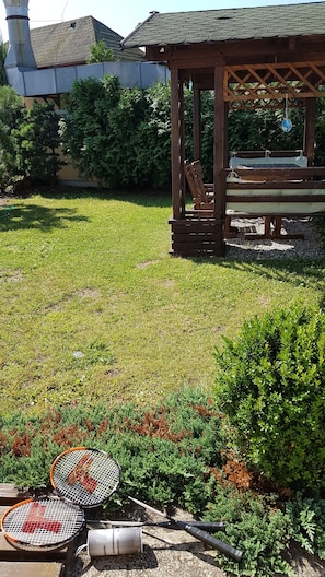 Children’s play area – outdoor