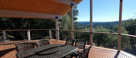 views of Yosemite in the distance and Pine Mountain Lake 