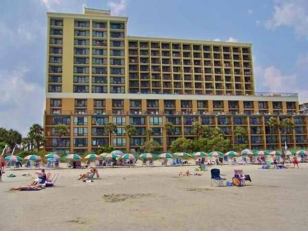 Amenities Galore at this Beachside Resort on Golden Mile, 1 BD sleeps 6