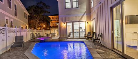 A Perfect & Picturesque Pool For Relaxation Under the Stars