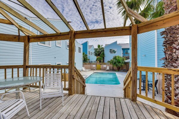 Corpus Christi Vacation Rental | 1BR | 1BA | Stairs Required | 620 Sq Ft