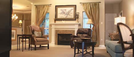 Living Room with fireplace