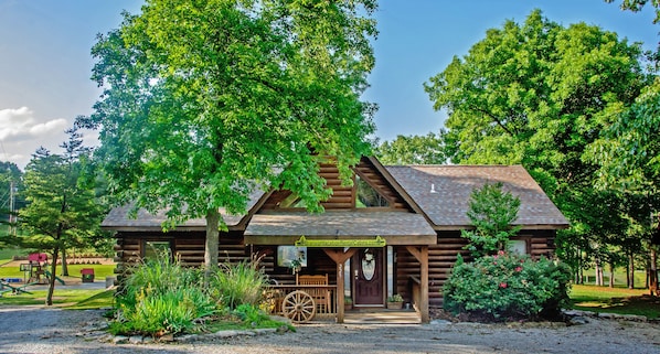 Cedar Cove Cabin