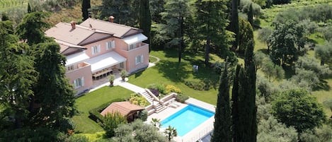 Villa Costasanti - The Estate