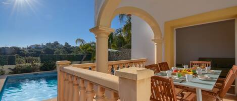 Outdoor dining area