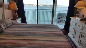 Master bedroom & Bay View