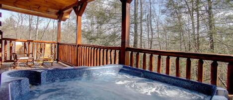 Tranquility on our private back deck - no neighbors directly next to or behind!