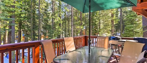 Tahoma Vacation Rental | 3RB | 2.5BA | 1,523 Sq Ft | Stairs Required