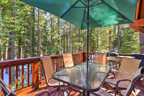 Tahoma Vacation Rental | 3RB | 2.5BA | 1,523 Sq Ft | Stairs Required