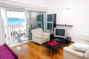 Living room 1