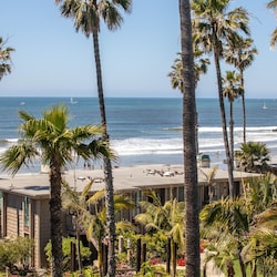 A close-up of the balcony ocean view.
