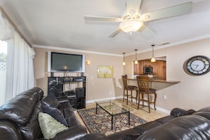 Spacious, Comfy Family Room with Entertainment Center and Kitchen Pass Through