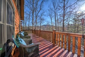 Seasonal Mountain Views