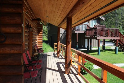 West Glacier Log Cabin, Sleeps 4, with Lake Views