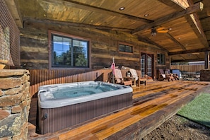 Covered Deck | Hot Tub | Gas Grill