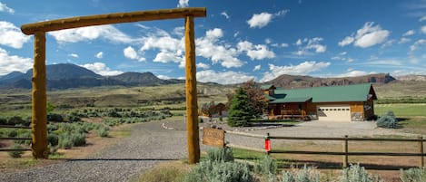 Welcome to the Wapiti Bear Den!  Guest House to the left of main house in photo.