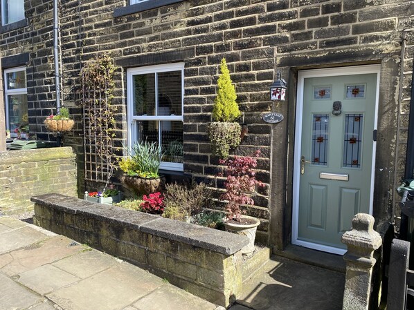 Maple Leaf Cottage is the perfect place to relax during  your stay in Haworth.