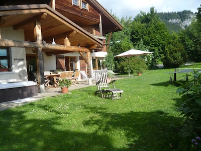 Beautiful apartment in chalet 2km500 la Clusaz, garden jacuzzi