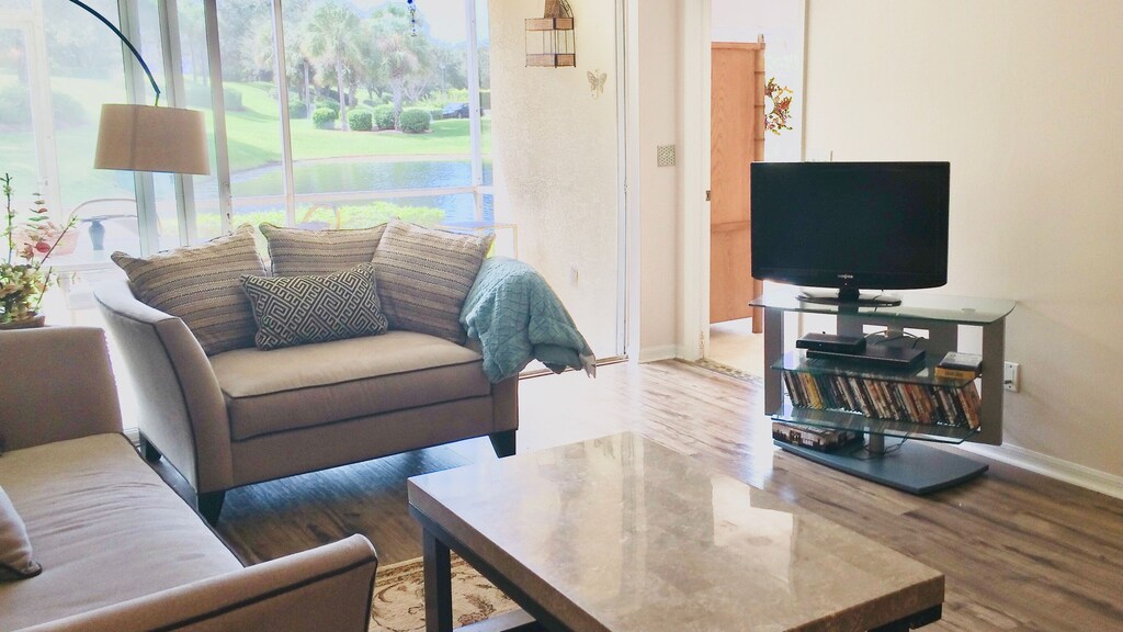 Impeccable 2 2 Condo Walking Distance To Seed To Table Market Naples Impeccable 2 2 Condo Walking Distance To Seed To Table Market Naples