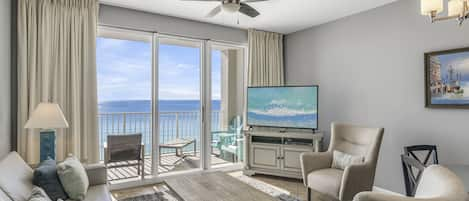 Captivating 10th floor ocean views