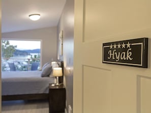 Hyak room