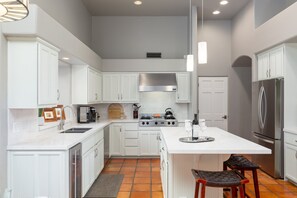 Kitchen - Newly renovated kitchen