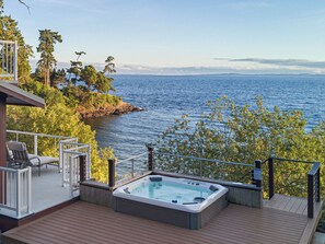 New deck and hot tub in 2023
