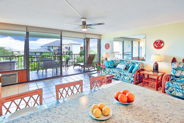Kitchen and living room with access to the balcony