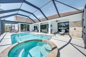 Screened Pool & Spa | Self Check-In | 0.7 Mi to Beaches