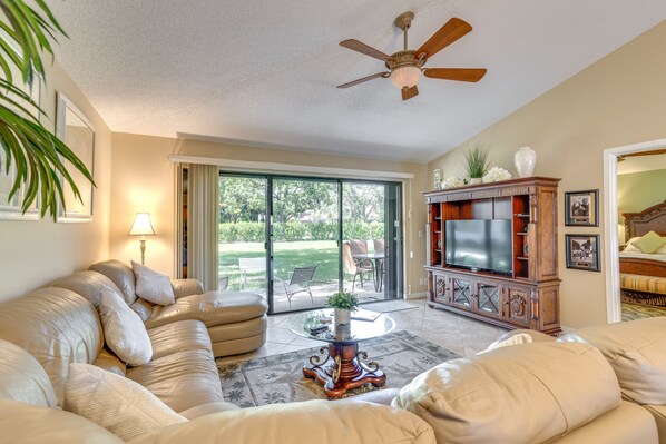 Palm Beach Gardens Vacation Rental | 2BR | 2BA | 1,100 Sq Ft | Step-Free Access