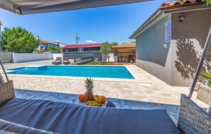 pool