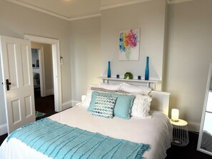 Bedroom 1 - King Bed