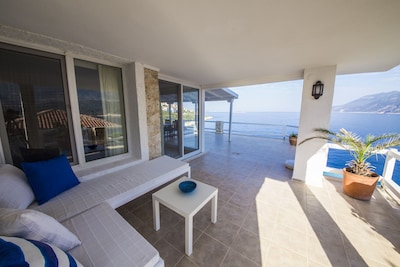 Villa Deniz (doğrudan denize villa) - muhteşem deniz manzaralı