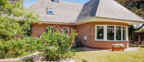 Dieses wunderhübsche Haus mit Charakter wartet auf Sie!