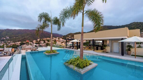 Amazing 1-bedroom condo flex in the heart of the Romantic Zone