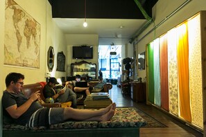 Lobby lounge